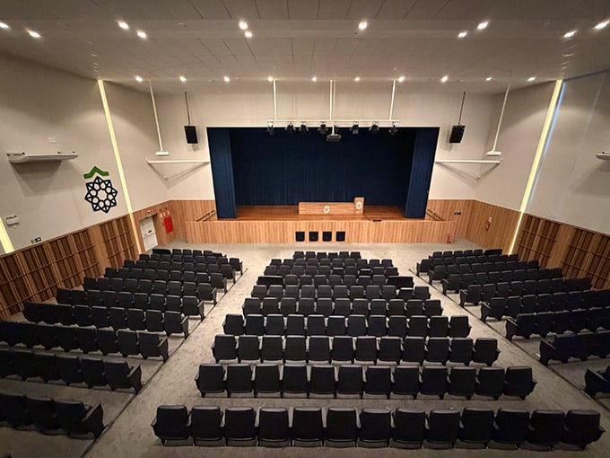 infra-coracao-maria-auditorio